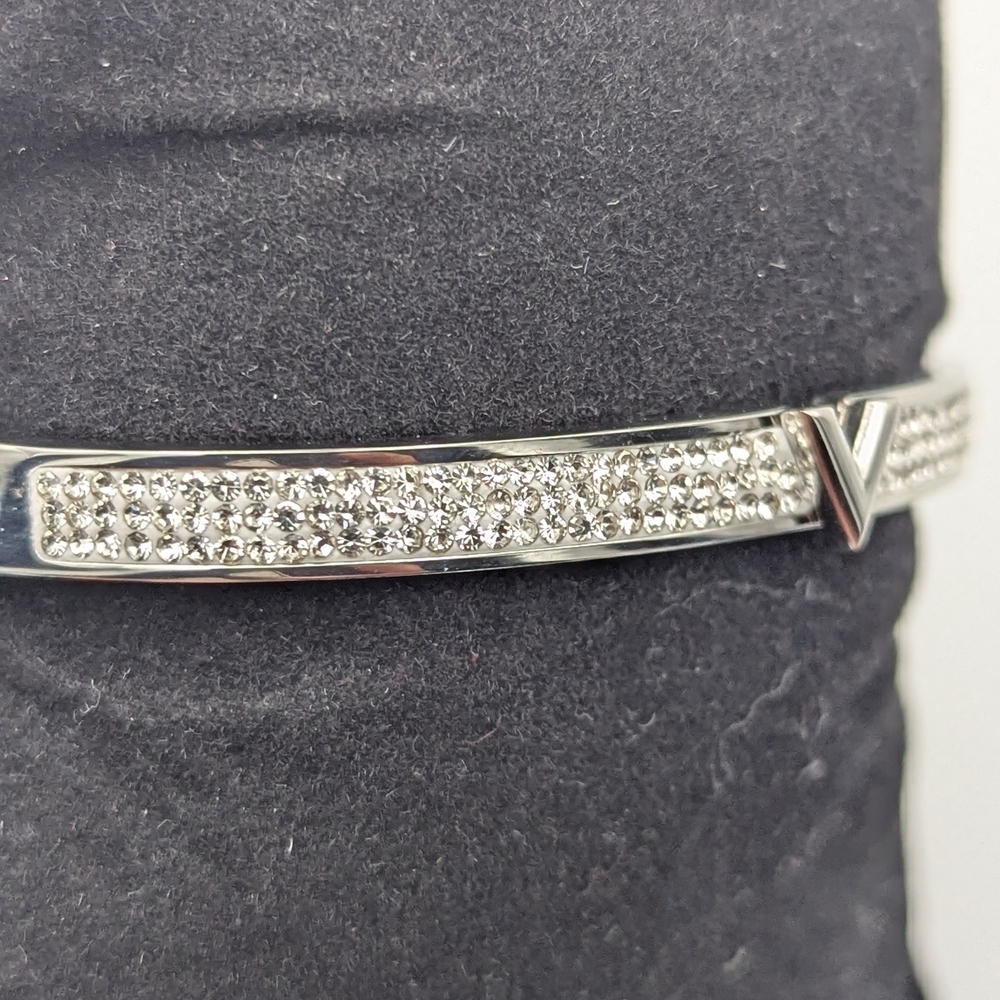 Silver Gemstone V Initial Hinge Bangle Bracelet Quiet Luxury - Picture 8 of 11